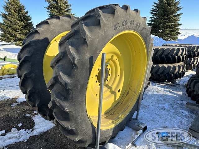 (2) Goodyear Super Traction DT800 380/90R54 radials